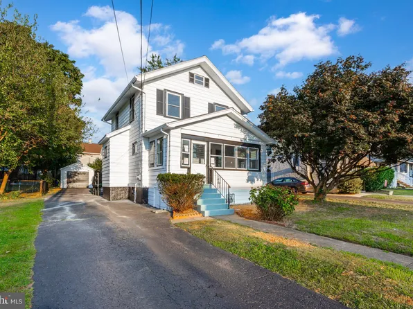 19 E Elbon Rd, Brookhaven, PA 19015