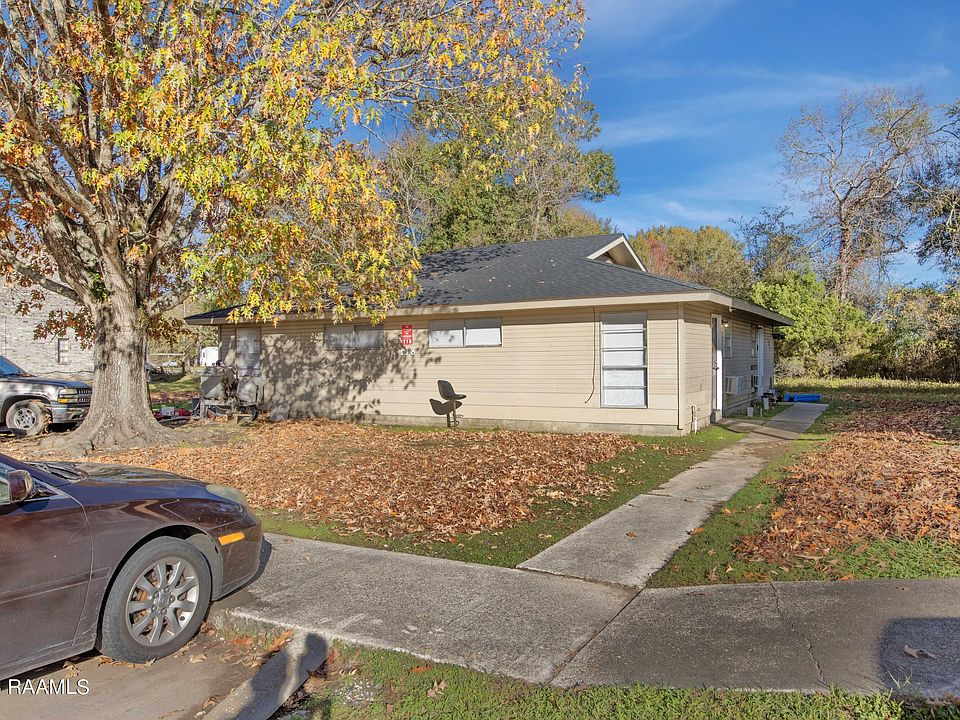 2nd image of 118 Marigny Cir