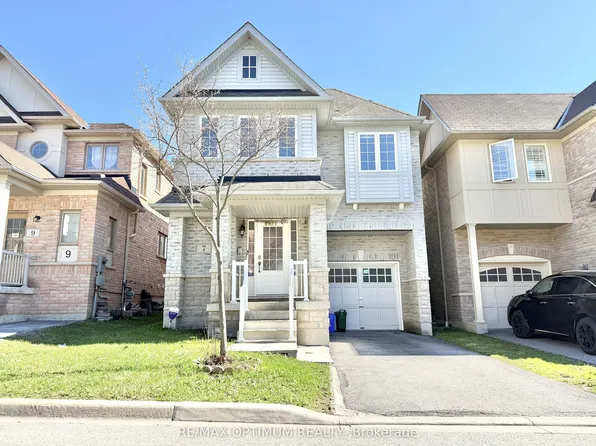 7 Barnham St, Ajax, ON L1Z 0M5