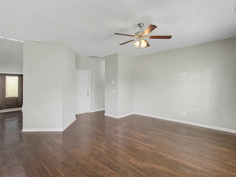 976 Oak Crest Dr — Photo 10