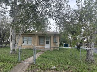 900 W Stamper St, Beeville, TX 78102