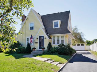 271 Old Spring Rd, Fairfield, CT 06824