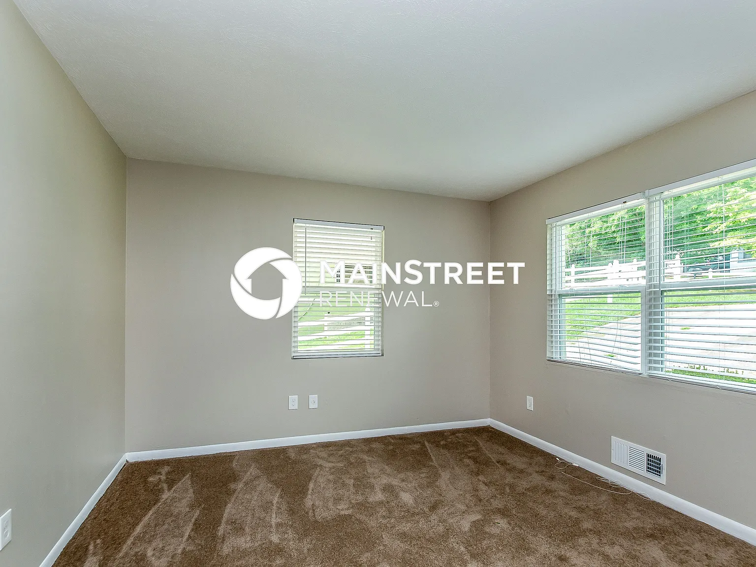 4332 Rocklane Dr — Photo 3