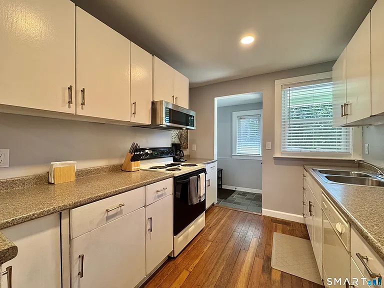 69 Morse Ave — Photo 10