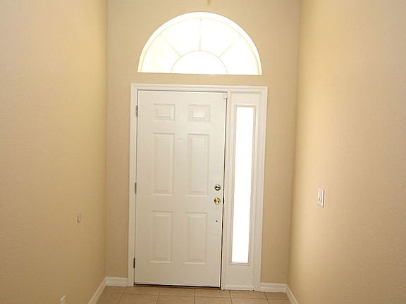 3rd image of 6 Pinelynn Ln