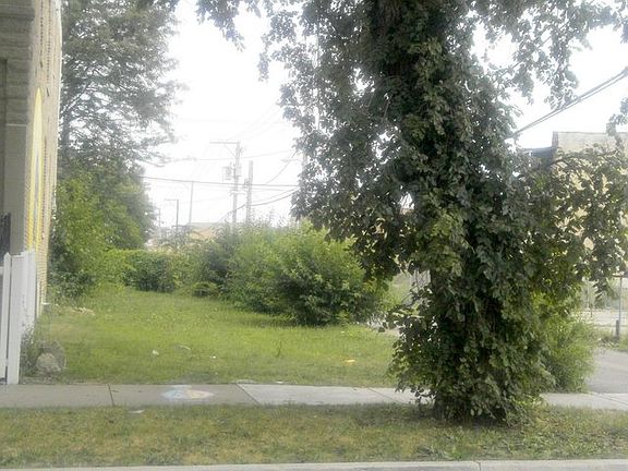 2nd image of 1143 S Albany Ave