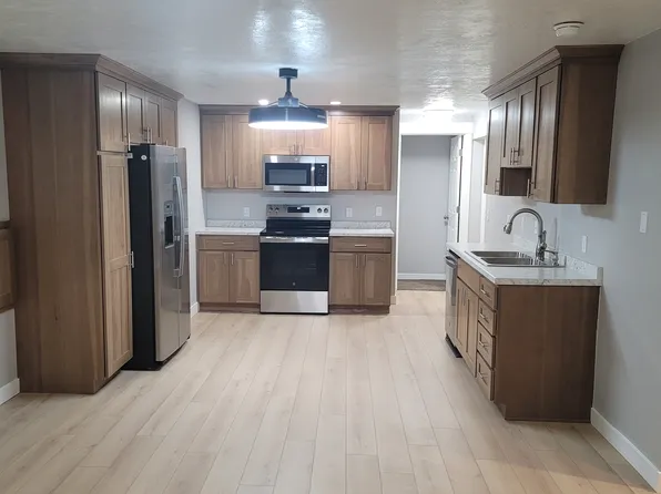 5282 W Elk Horn Peak Dr, Riverton, UT 84096