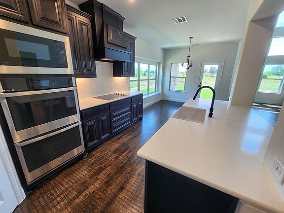 5th image of 373 Willies Ct