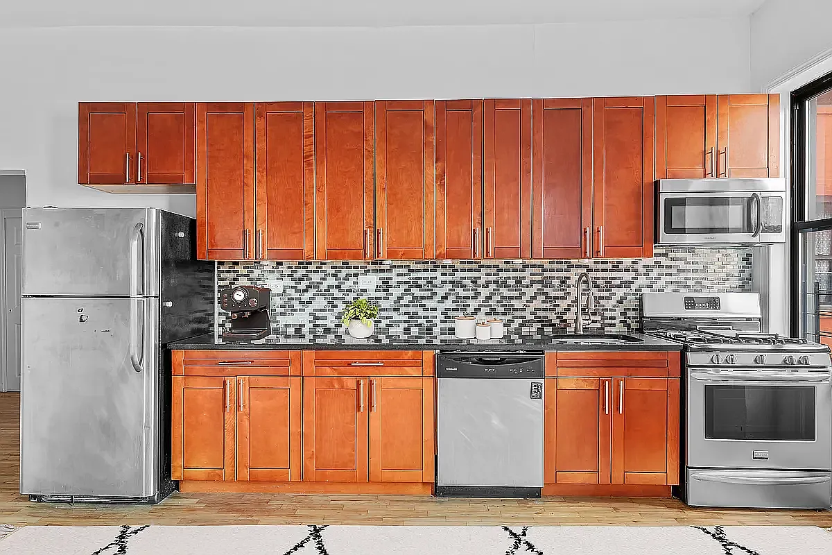 215 West 101st Street — Photo 2
