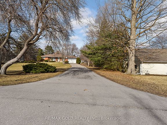 3rd image of 14811 Creditview Rd