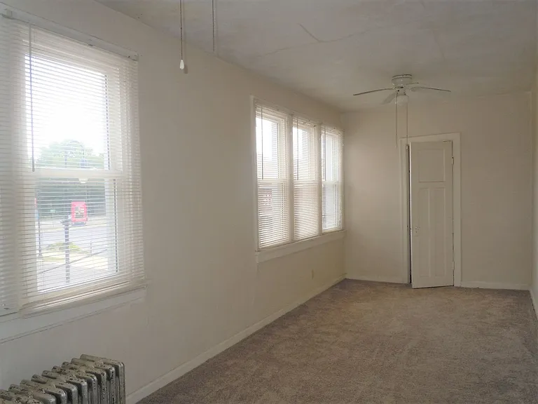108 S Clinton St — Photo 4