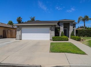 2324 Coventry Ave, Clovis, CA 93611