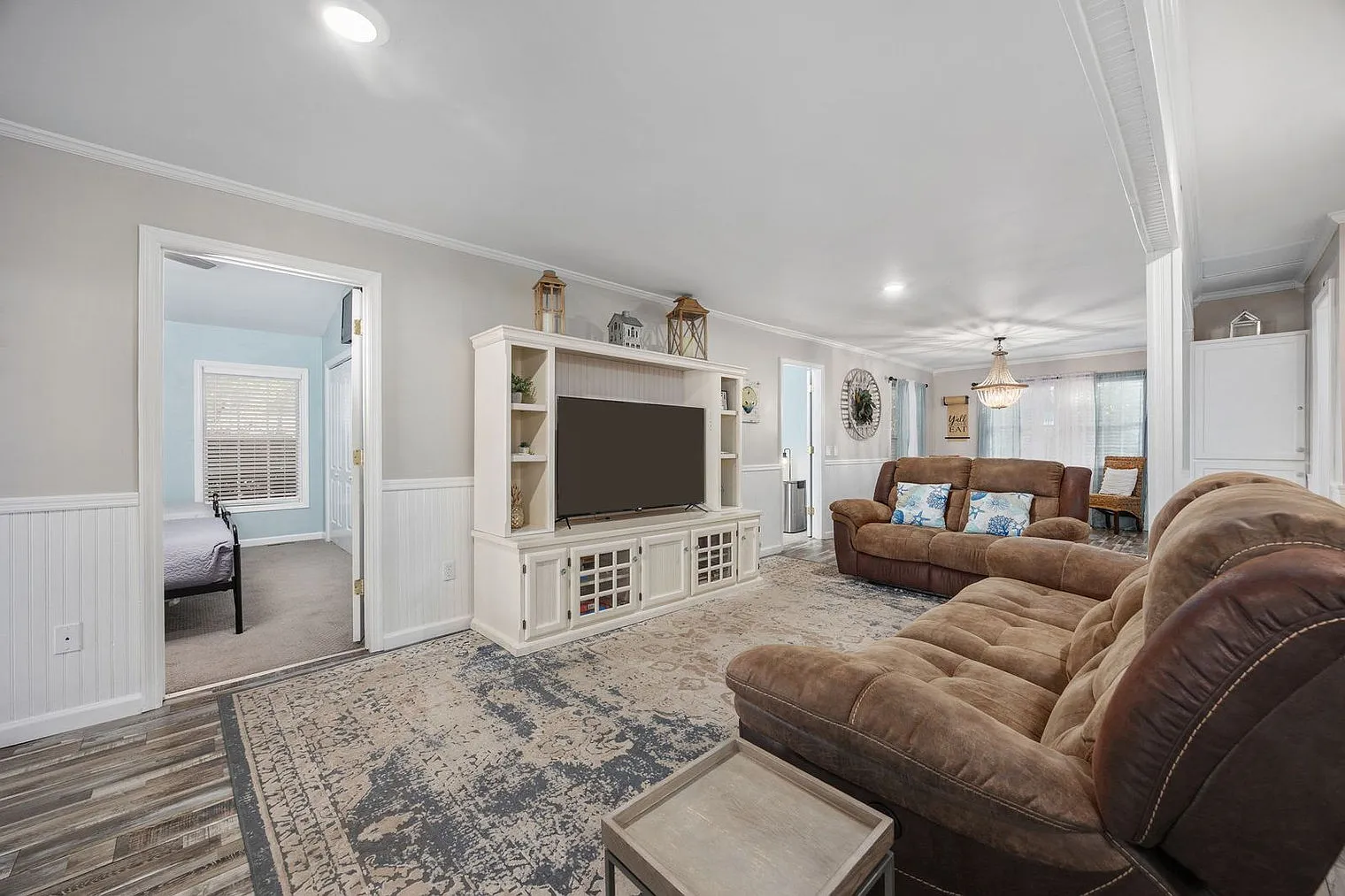 3 bed, 2.0 bath, 1248 sqft, $4,968 — Photo 4