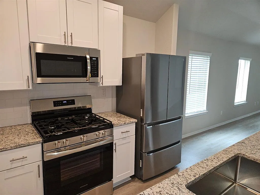 3 bed, 1770 sqft, $2,350 — Photo 4