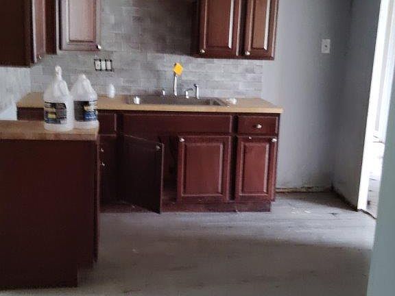 4th image of 9967 Lanier Dr