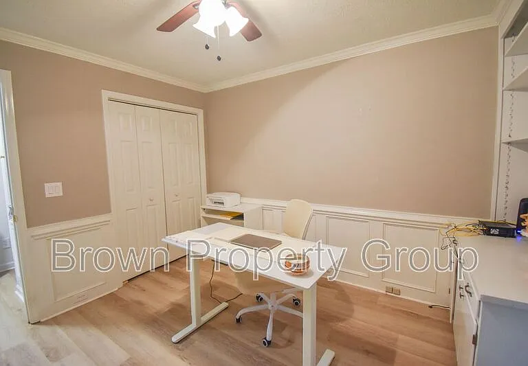 1651 Greenock Ave — Photo 12