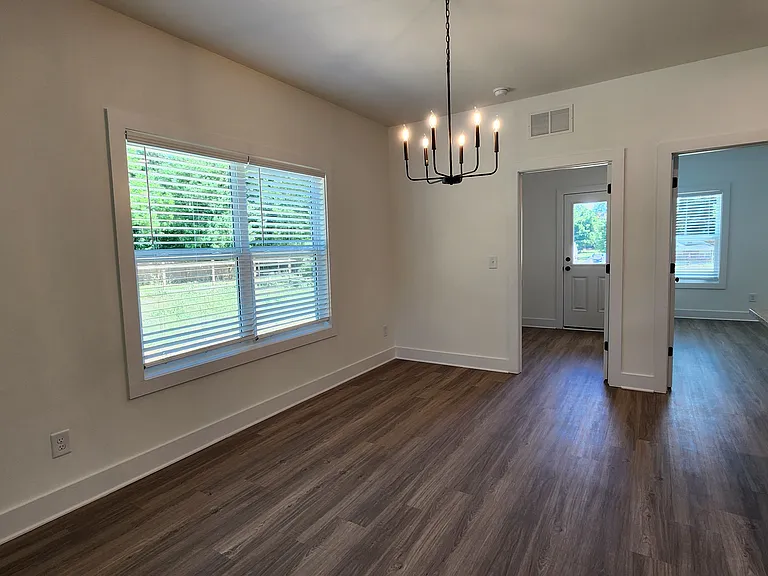 1818 E Greenbriar Rd — Photo 6