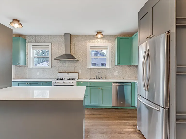4716 Avenue G — Photo 8