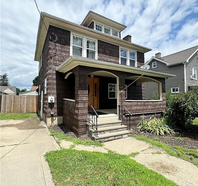 1st image of 224 Kingsbury Ave