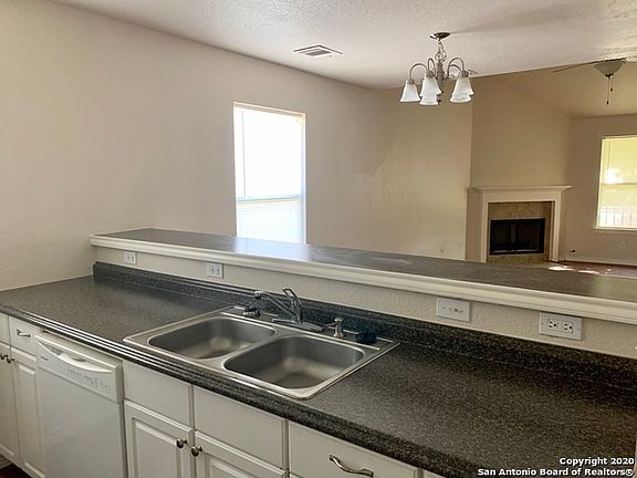 4th image of 105 Sunnyside Dr #B