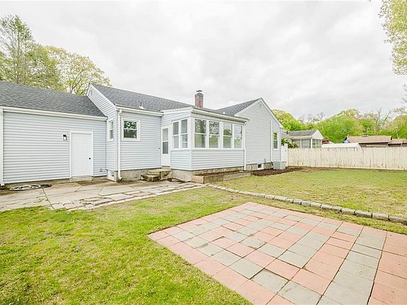 5th image of 25 Pensaukee Ave