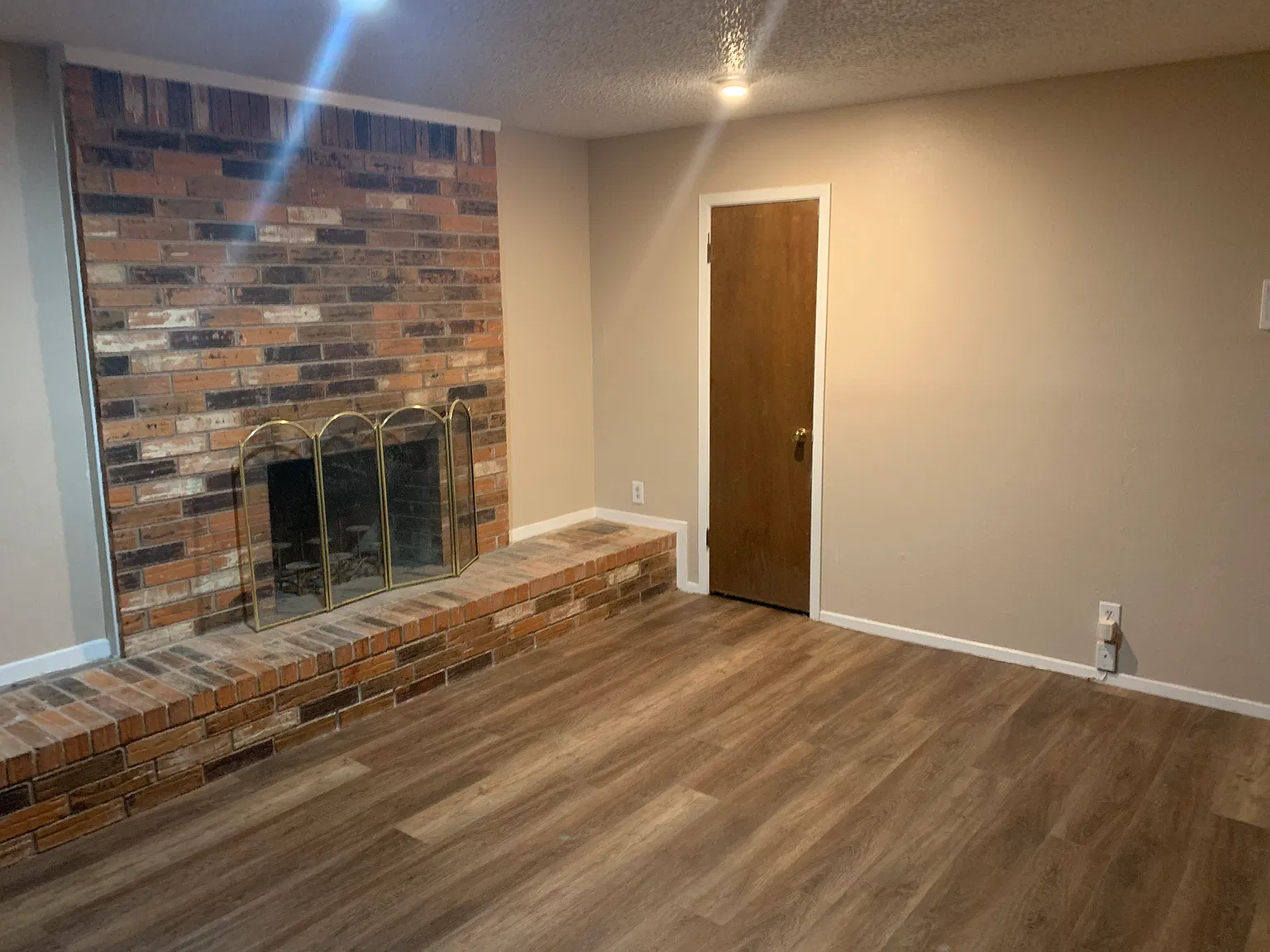 2716 Sunset Dr — Photo 4