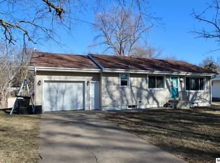506 W 5th St, Wilber, NE 68465