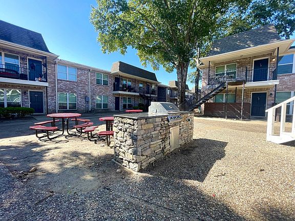 5th image of 3800 Sherwood Ln APT 124