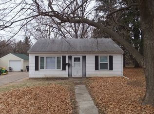 1217 29th Avenue Ct, Moline, IL 61265