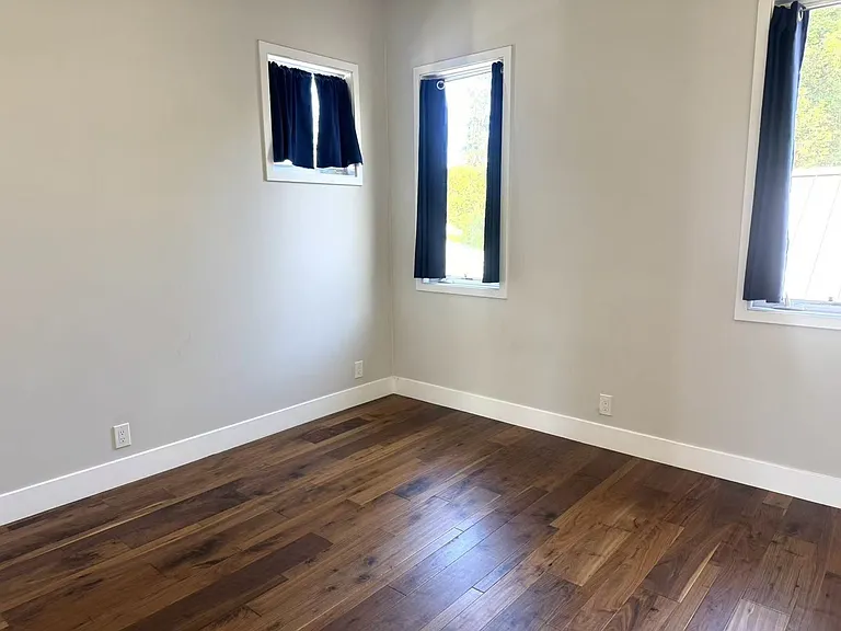 1372 University Ave — Photo 17