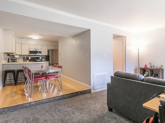 5th image of 3000 E Kennedy Dr APT 8