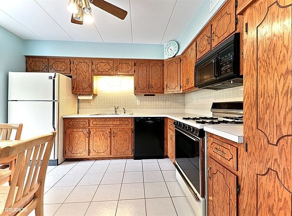 2nd image of 11115 S Heritage Dr #2B