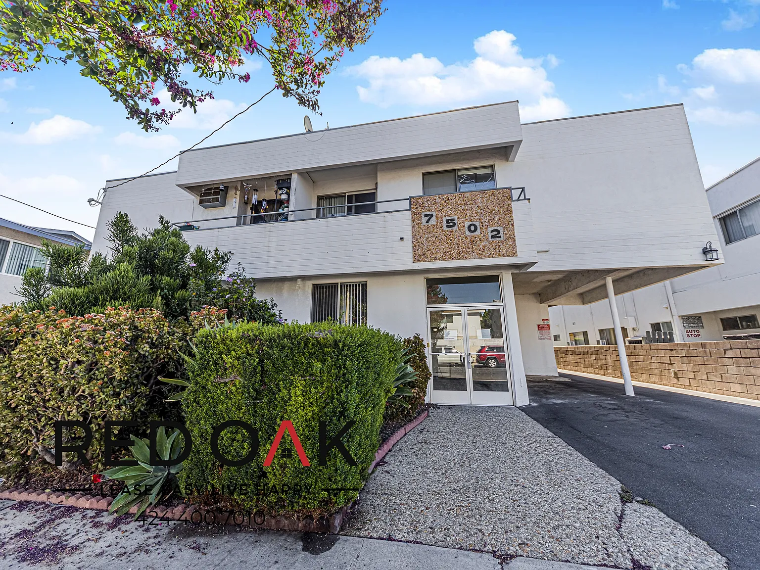 ~Low Deposit~ Charming One Bedroom With Lots Of Natural Light, On-Site Laundry, And Parking Inclu... — Photo 4