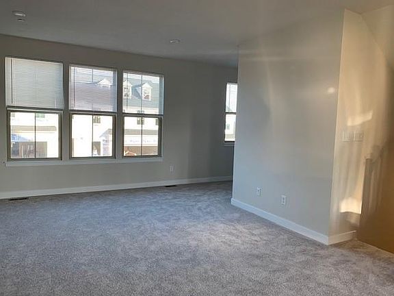 3rd image of 7004 Augusta Ln
