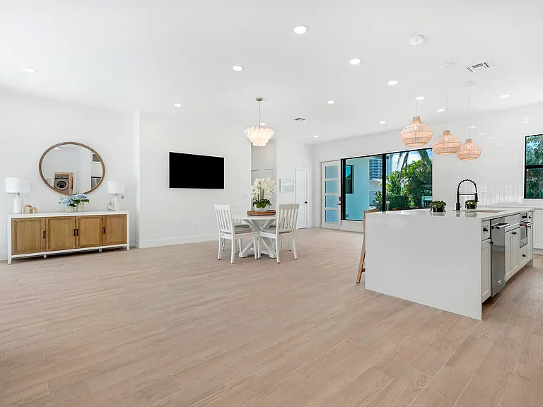 1248 N Harbor Dr — Photo 19