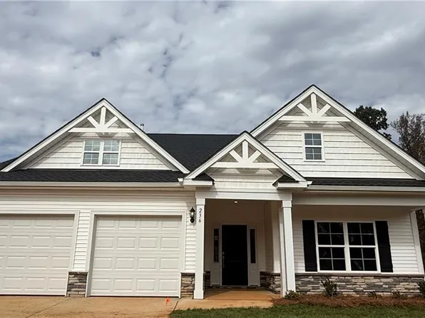 236 Morning Star Dr, Advance, NC 27006