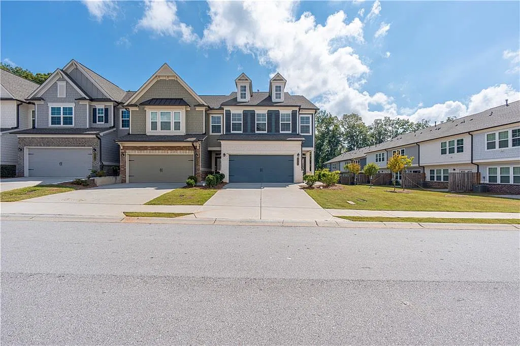 3 bed, 2.5 bath, 1940 sqft, $2,500 — Photo 1