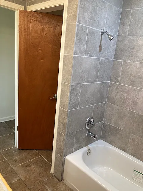 2 bed, 800 sqft, $1,275 — Photo 3