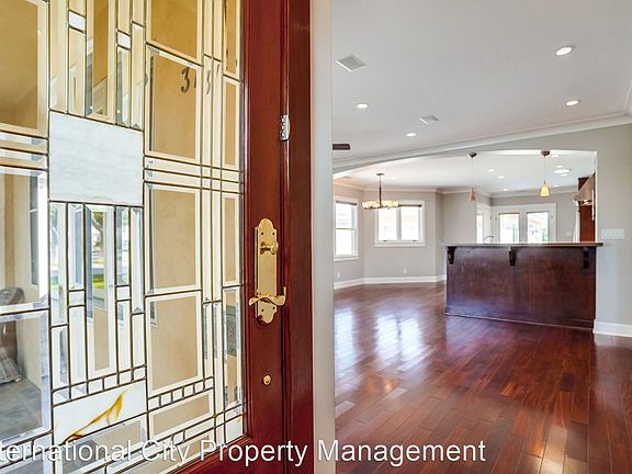 3rd image of 3722 Albury Ave