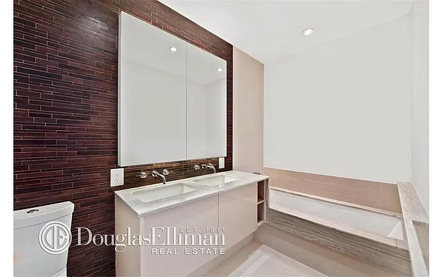 Rented by Douglas Elliman | media 19