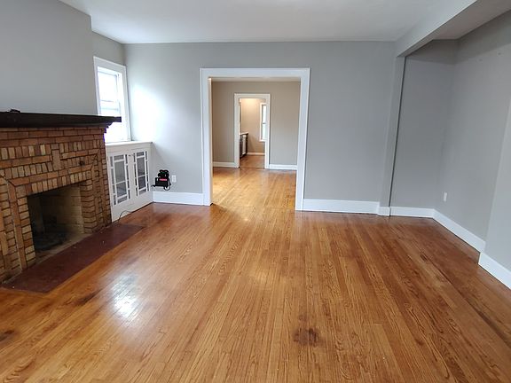 3rd image of 134 Mosley Dr #134