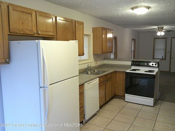 3rd image of 1536 Redwood St