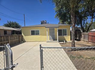 304 W Compton Avenue, Pixley, CA 93256