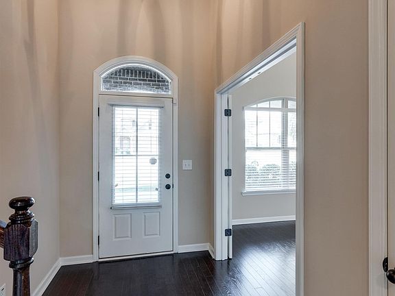 5th image of 347 Glen Cross Way