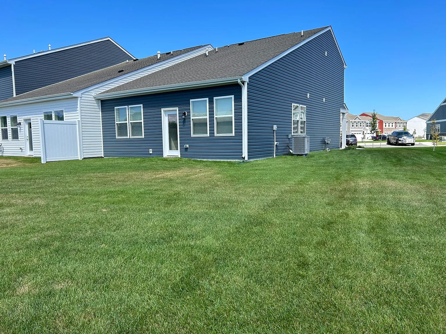 3 bed, 2.5 bath, 1700 sqft, $2,450 — Photo 3