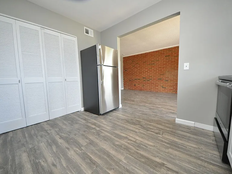 26 Westwood Dr — Photo 25