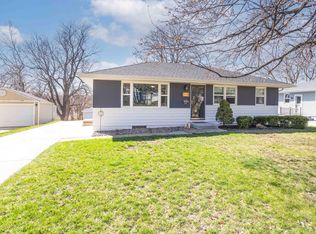 3118 Elm Dr, Urbandale, IA 50322