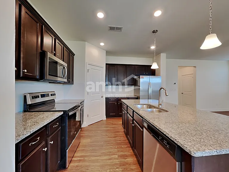112 Twin River Dr — Photo 4
