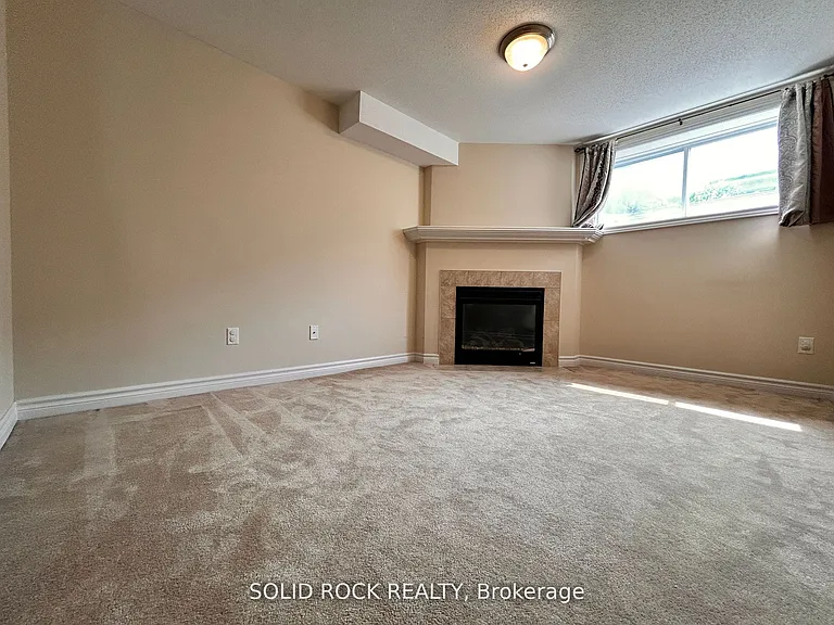 66 Madelon Dr — Photo 34
