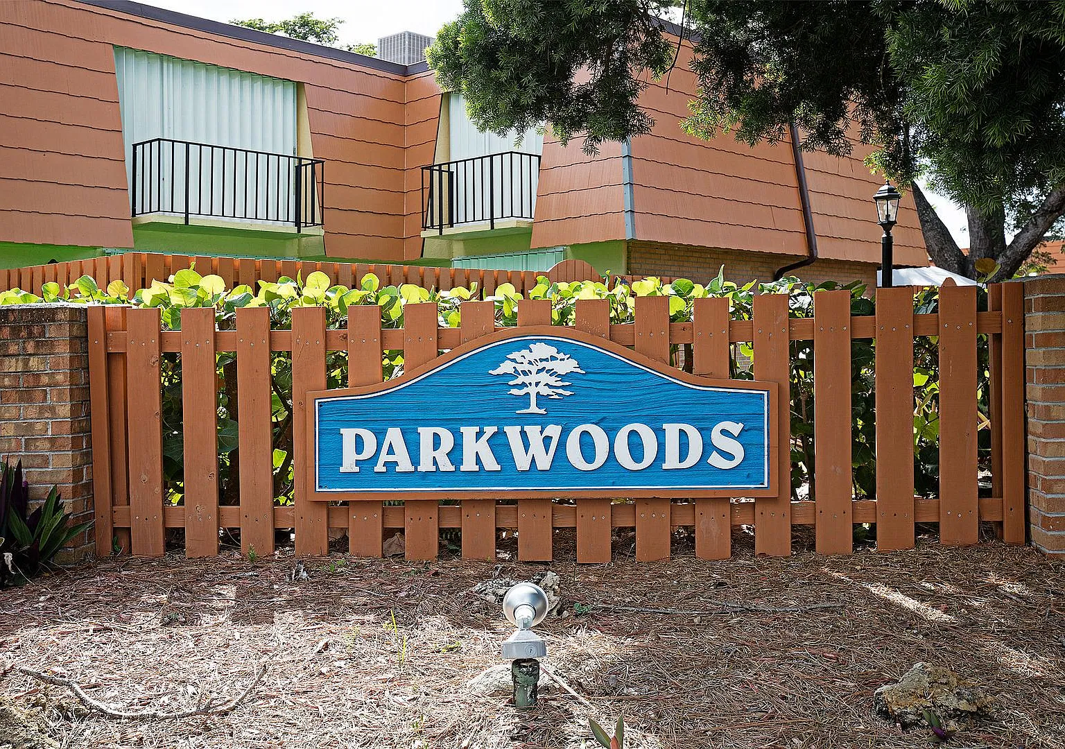 Parkwoods 5554-4 — Photo 3